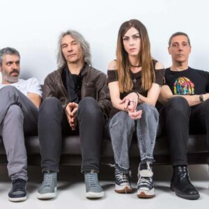 Belide publica 'Caminando a tientas', disponible en CD, vinilo y cassette