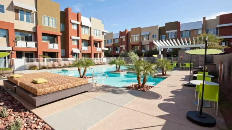 Piscinas comunitarias y pisos turísticos; el conflicto vecinal que se dispara en verano
