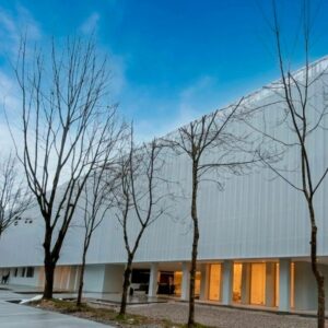Cerramientos de gran dimensión, las claves técnicas para elevar la resistencia y el confort en naves industriales