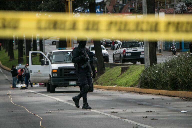 Herido un atracador en un tiroteo con la policía local en Puerto Serrano