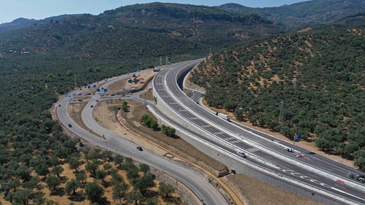 Investigan a un conductor en Sevilla por circular a 157 km/h en una vía limitada a 60
