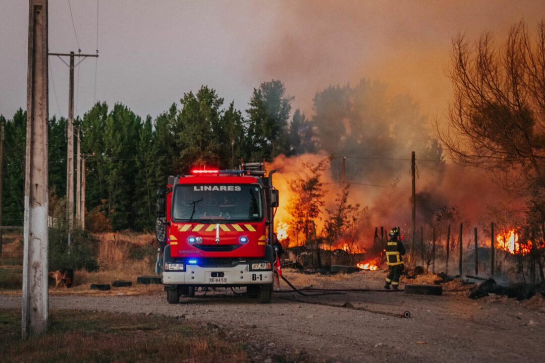 Una vivienda adosada arde en Bormujos sin causar daños personales