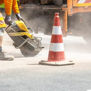 Una decena de tramos de la red viaria sevillana sufren obras, desvíos y restricciones