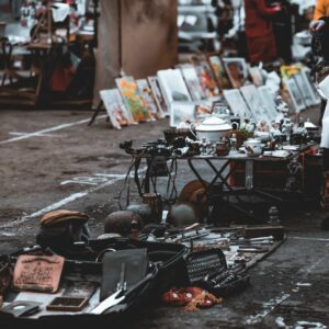 Mercadillo en Umbrete: venta de enseres en casa con molino de aceitunas