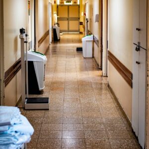 Ocho centros de salud en Sevilla abrirán por la tarde este verano y cuatro atenderán Pediatría