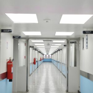 Nueve meses de cárcel para una usuaria que agredió al director de un centro de salud en Sevilla