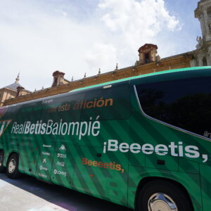 El Betis prioriza el lateral izquierdo y el delantero en el mercado de fichajes