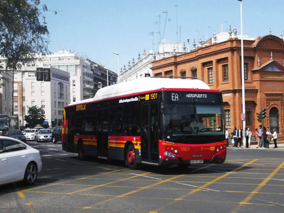 Tussam estrena diez autobuses híbridos con una inversión de 4,5 millones