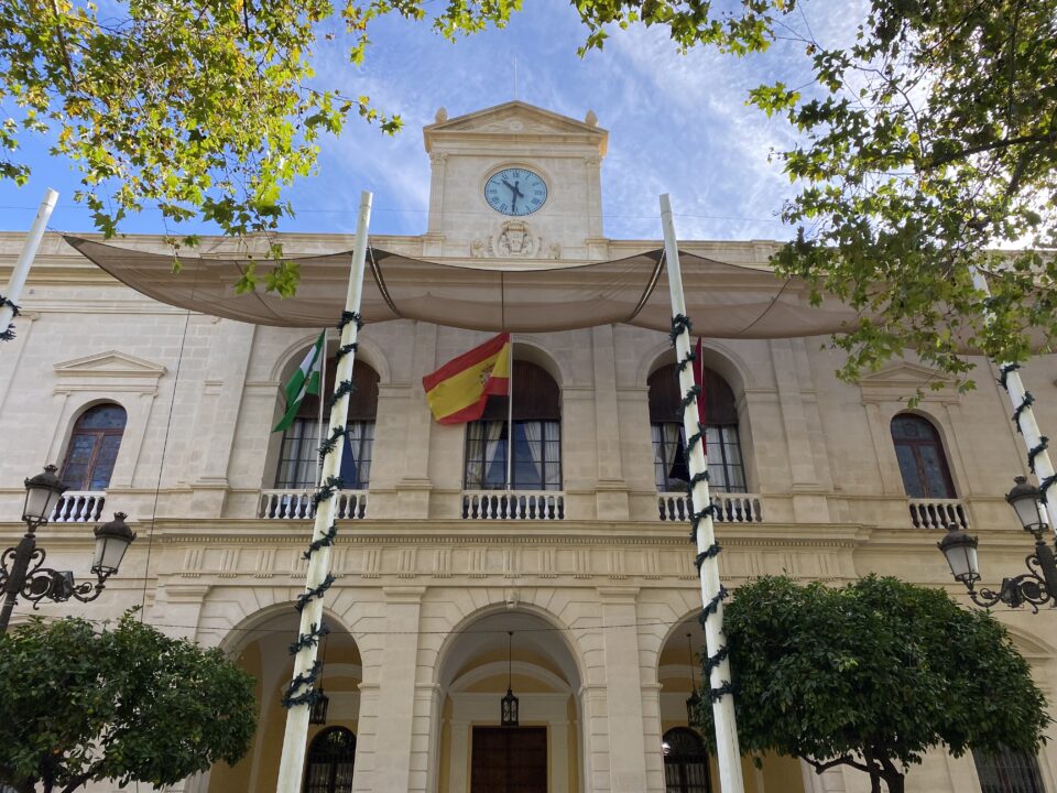 El control interno del Ayuntamiento de Sevilla revela fallos estructurales en la contratación y el gasto