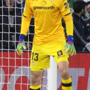 Pau López rescinde su contrato con el Real Betis y queda libre