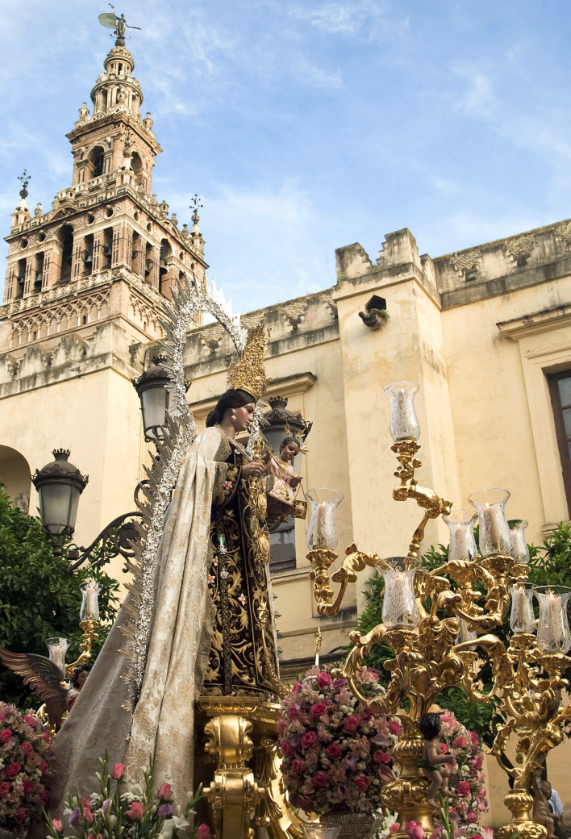 Las hermandades del Carmen programan procesiones fluviales y terrestres en Sevilla