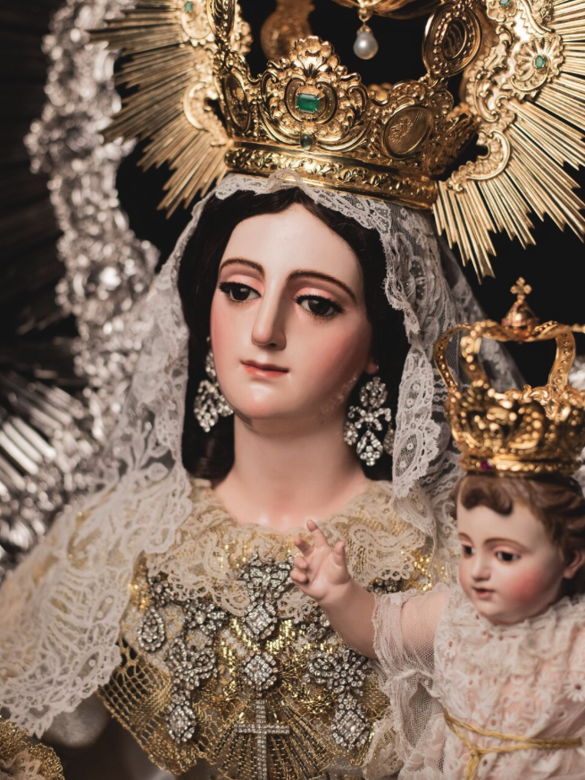 La Virgen de las Nieves regresa a Los Palacios tras su restauración en el IAPH