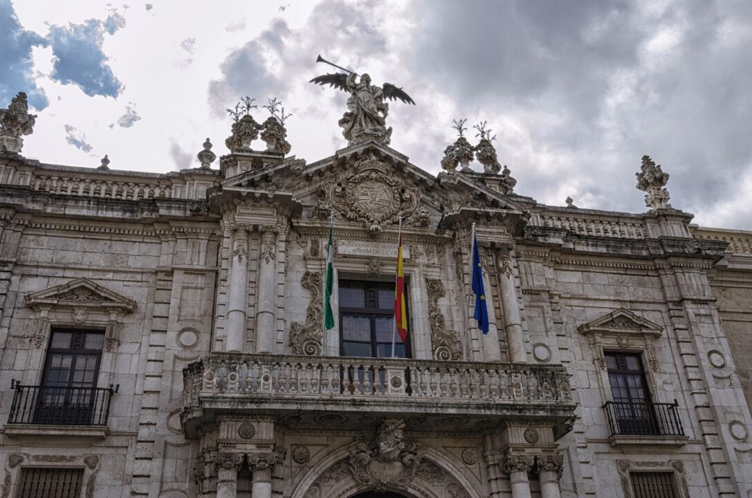 La Universidad de Sevilla registra un déficit de 14,8 millones en 2025 por el alza salarial