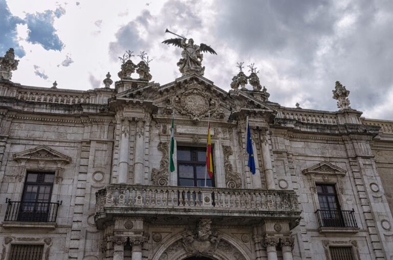 La Universidad de Sevilla registra un déficit de 14,8 millones en 2025 por el alza salarial