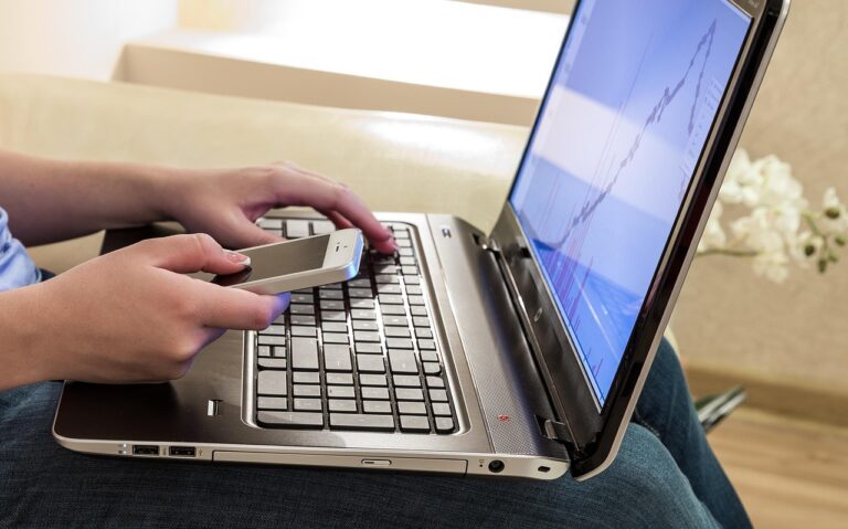 La Junta de Andalucía activa el teletrabajo para más de 47.000 funcionarios