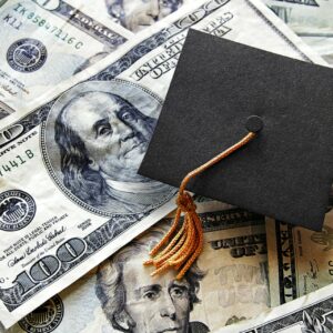 La Diputación de Sevilla destina 1,2 millones a becas de alojamiento de hasta 4.000 euros