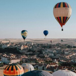 Festival de Globos de Segovia 2026; tres días para contemplar la ciudad desde el cielo