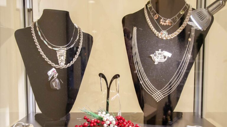 Compro Oro Oviedo impulsa un servicio especializado en compra y venta de oro, plata y antigüedades