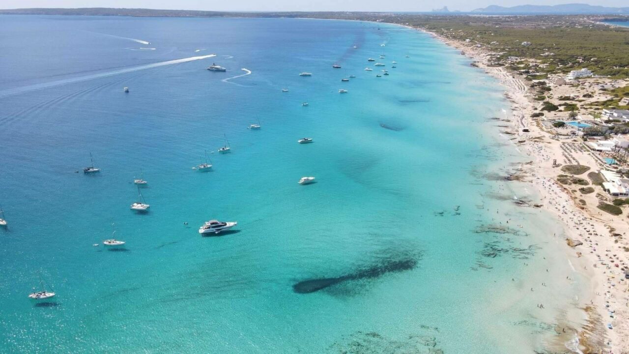 El auge de las escapadas de un día consolida un nuevo perfil de viajero de Formentera
