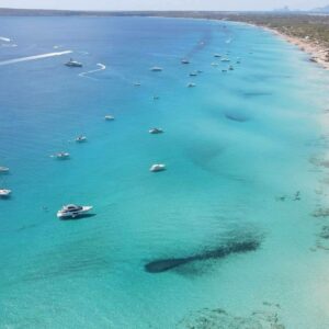 El auge de las escapadas de un día consolida un nuevo perfil de viajero de Formentera