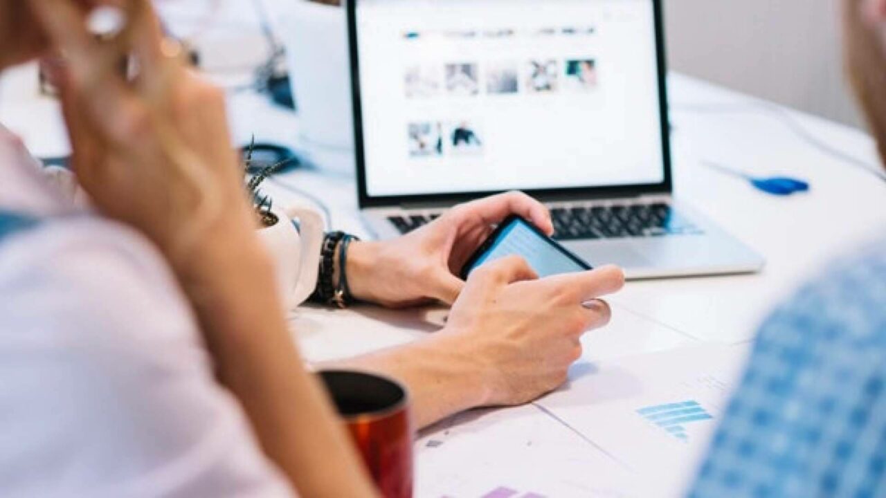 ¿Qué papel juega LinkedIn en la estrategia comercial de una empresa B2B?
