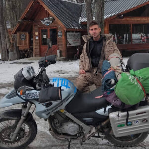 De Alicante al mundo; un viaje en motocicleta convertido en libro