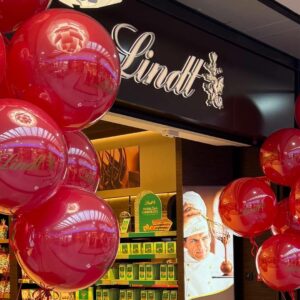 Una empresa malagueña convierte los globos en experiencias de lujo para marcas y eventos exclusivos