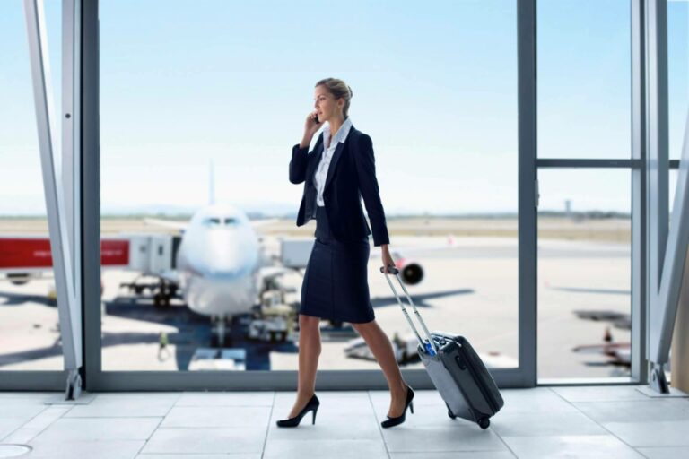 Opiniones sobre Aparcalo para reservar un parking en el Aeropuerto de Alicante; tranquilidad del viajero