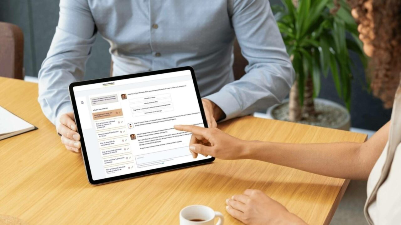 Bros Group lanza Career Coach, el asistente de IA que acompaña y orienta el desarrollo del talento