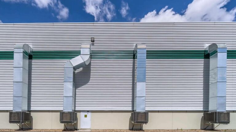 HI!COOL demuestra la eficacia de la climatización evaporativa industrial ecológica en una nave logística farmacéutica