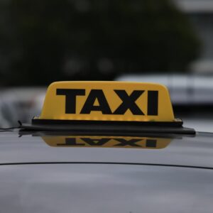El juzgado tumba multas a taxistas por falta de pruebas en el aeropuerto