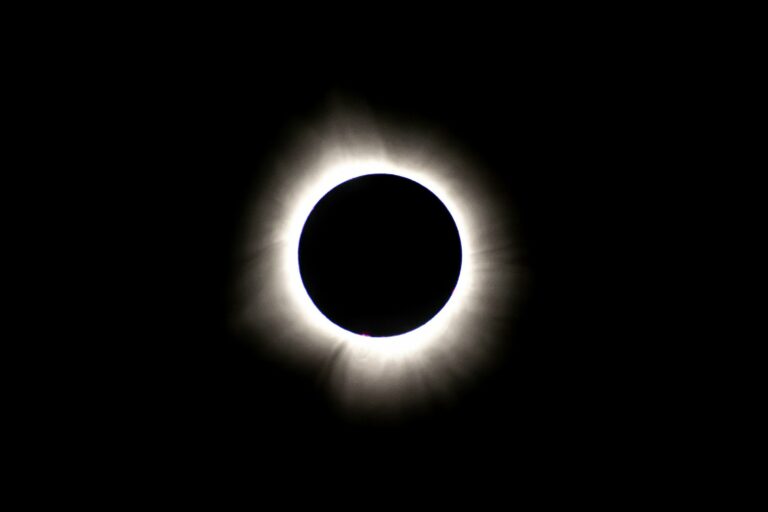 Almadén de la Plata acoge el mayor observatorio astronómico de España, abierto al público