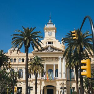 Málaga aprueba una moratoria de tres años para nuevos pisos turísticos