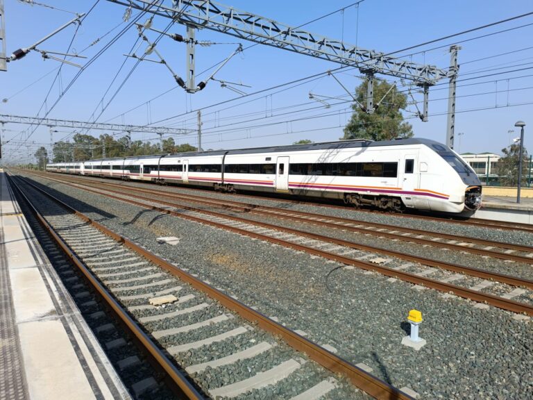 Robo de cable provoca retrasos en los AVE entre Madrid y Andalucía