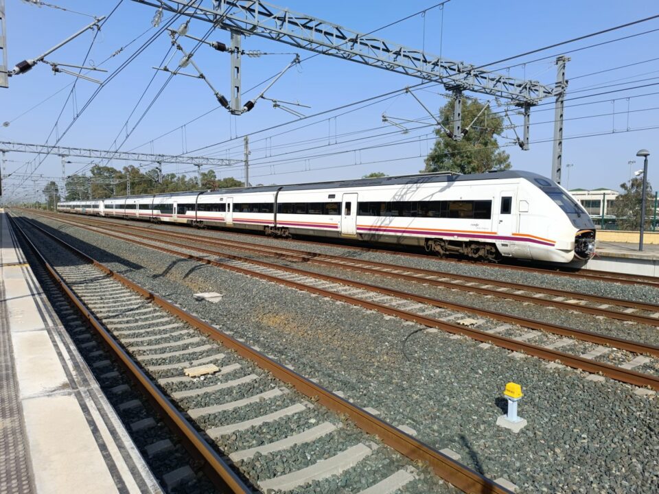 Robo de cable provoca retrasos en los AVE entre Madrid y Andalucía