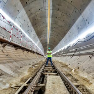 Un túnel bajo Luis de Morales con cintas de alta velocidad uniría las líneas 1 y 2 del metro