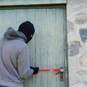 Cuatro detenidos en Los Remedios cuando robaban en una vivienda