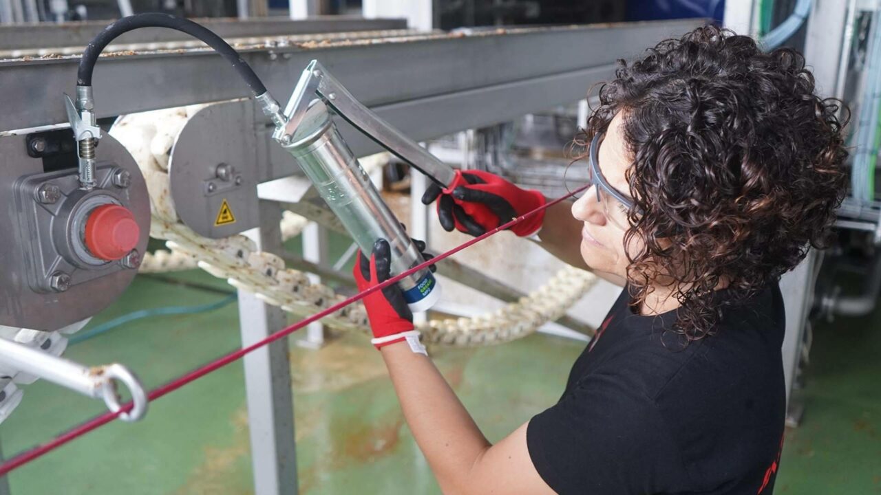 Interflon; 'Clientes con 28 referencias de lubricante han pasado a 13'