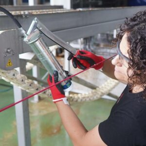 Interflon; 'Clientes con 28 referencias de lubricante han pasado a 13'