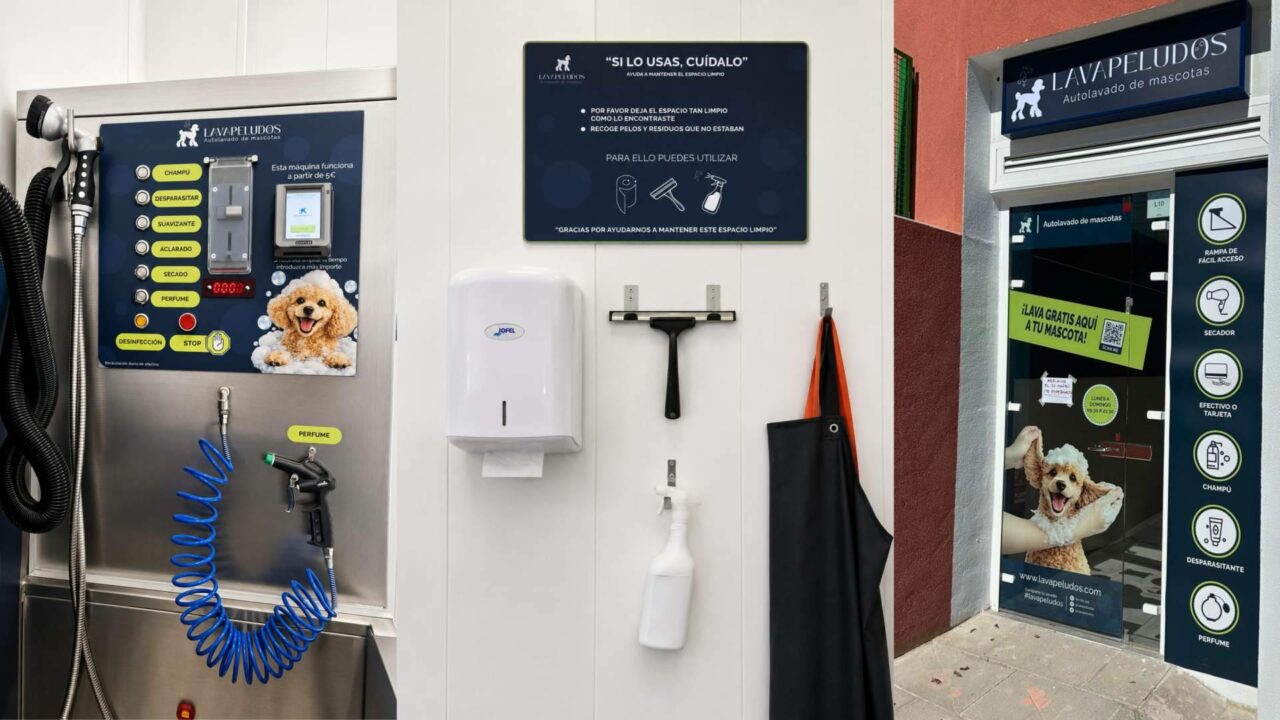 El autolavado de mascotas que evita pelos, olores y baños imposibles en casa llega a El Cañaveral