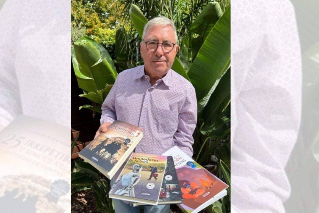 Lorenzo Roca culmina una de las mayores colecciones divulgativas españolas sobre la comunicación de los seres vivos