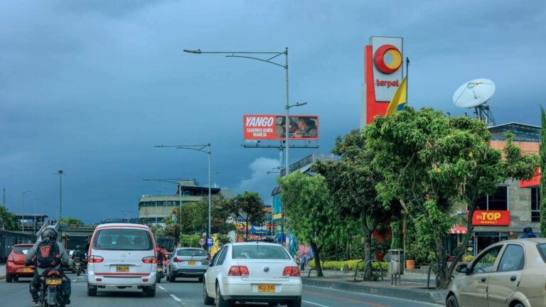 Cuándo las vallas publicitarias tienen sentido en una estrategia de marca