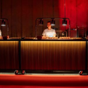 El auge del showcooking en directo redefine la experiencia del catering en Madrid de la mano de En Tus Fogones