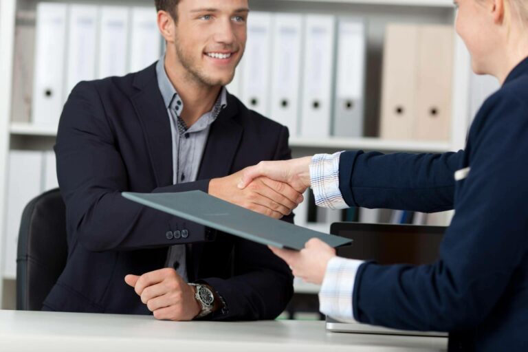 Saber utilizar la IA ya no es suficiente, así evoluciona el perfil que buscan las empresas