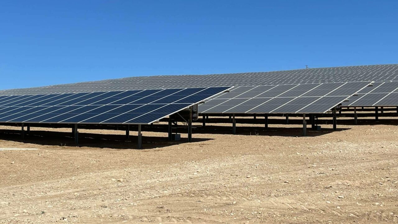 El mantenimiento técnico y la limpieza de módulos solares clave para evitar pérdidas de eficiencia energética