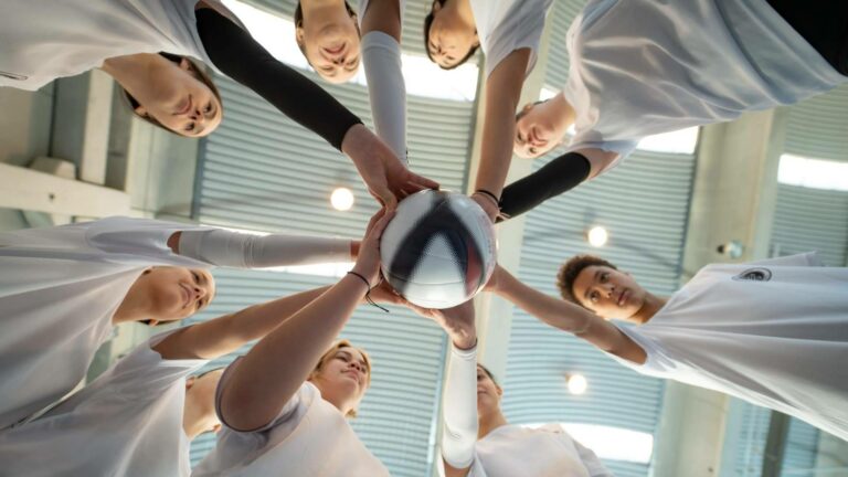 Mucho más que un balón; las becas deportivas que abren camino en Estados Unidos