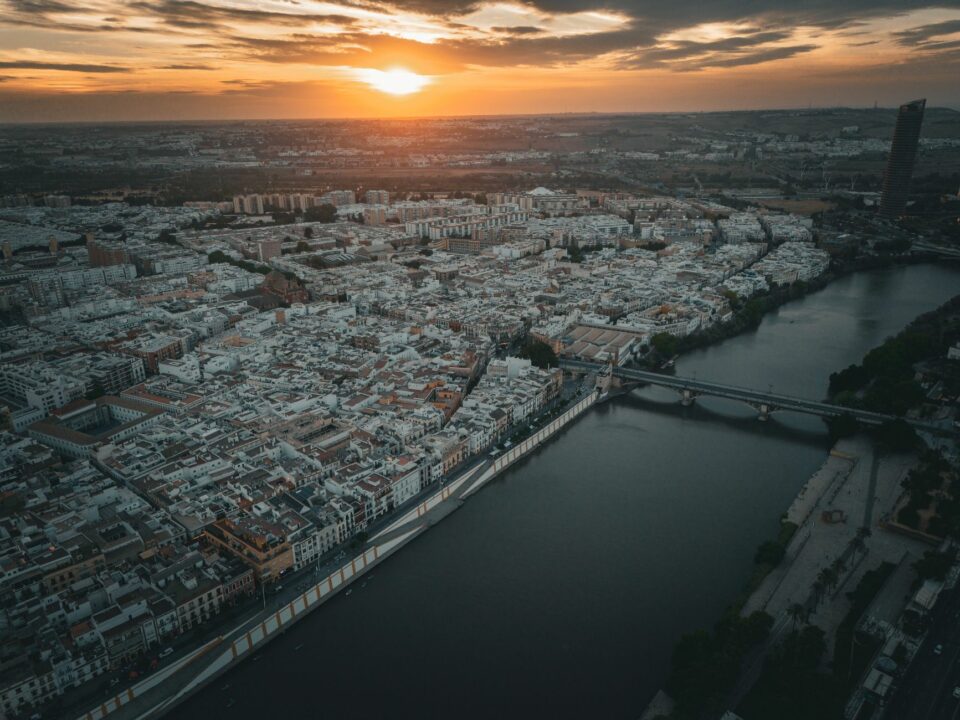 La provincia de Sevilla encara el pico de calor con 42 grados antes de un fin de semana con tormentas