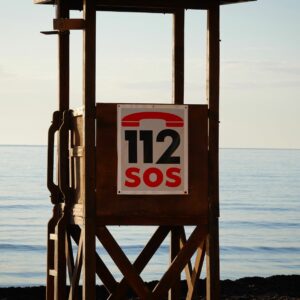 Benalmádena instala 30 puntos de megafonía y 23 postes SOS en sus playas