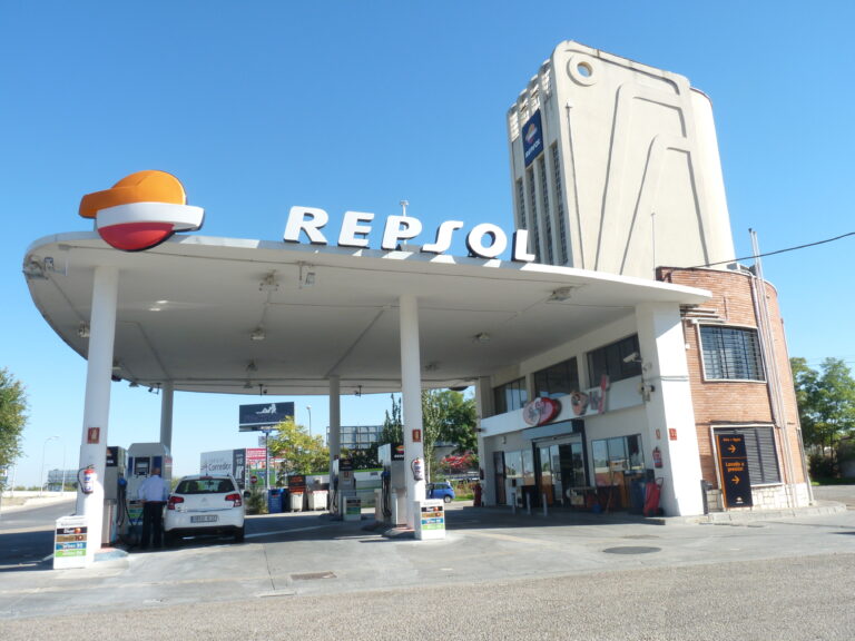 El litro de gasolina se encarece un 2,88% en una semana y roza los 1,87 euros