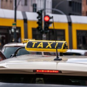 El juez envía a prisión al detenido por acuchillar a un taxista en la avenida de Andalucía